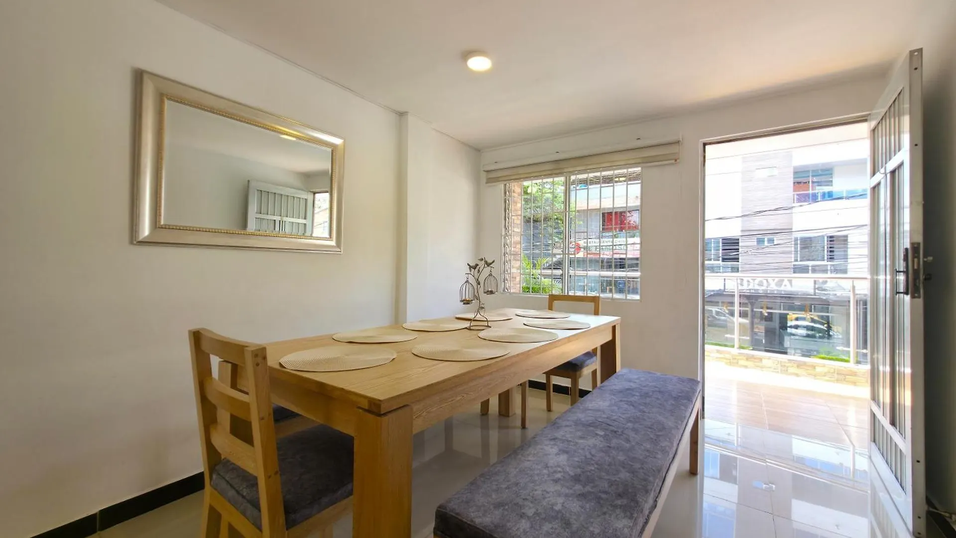 Casa Amplia Y Comoda Cerca Del Estadio Y La 70 Medellin Apartment